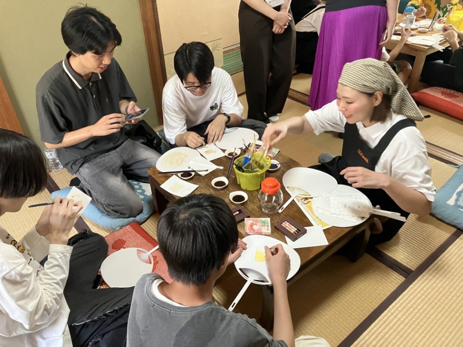 子どもたちに、アートとくつろぎを ——ビビディバビディ部 コラボワークショップ